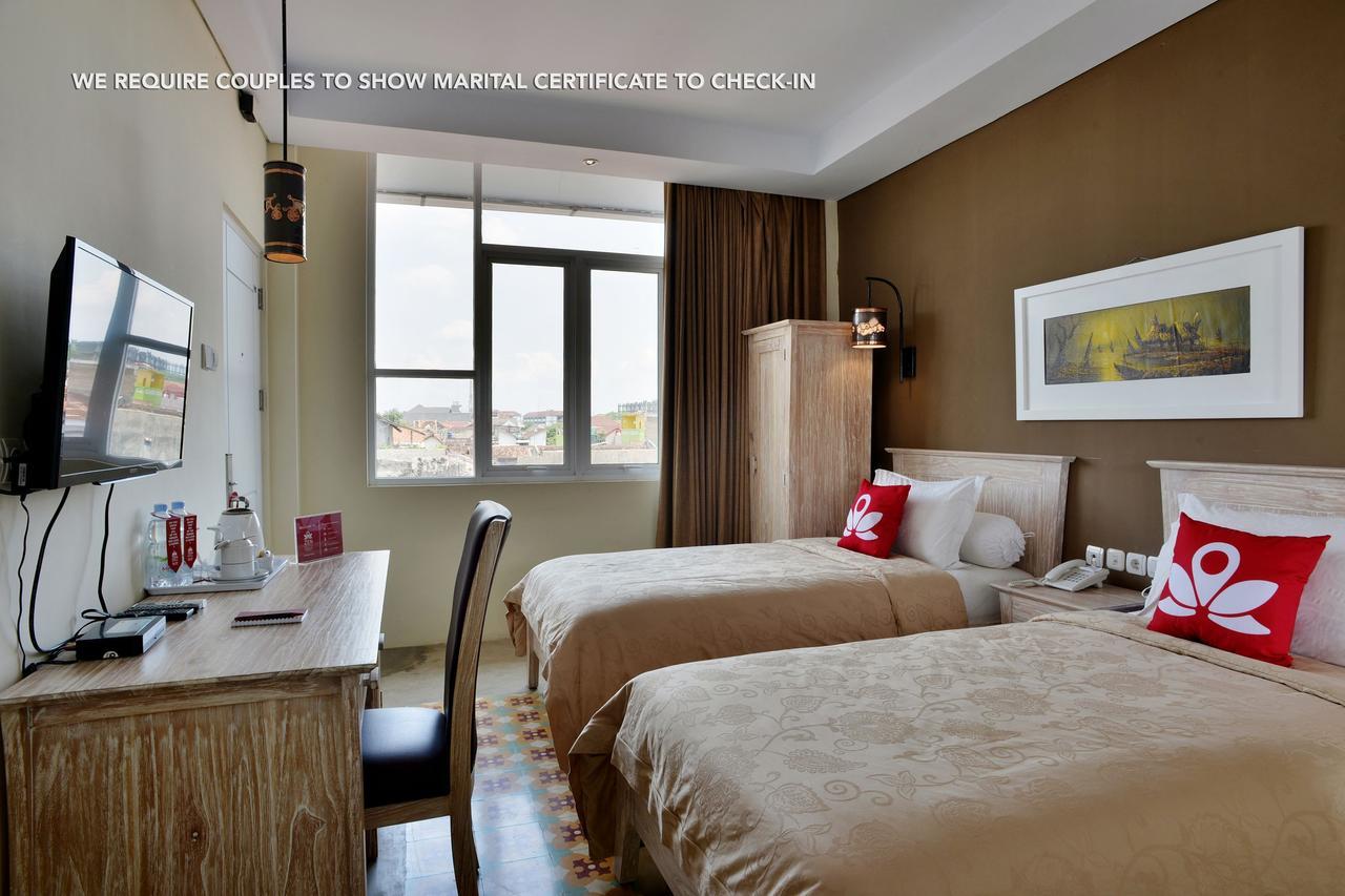 Zen Rooms Pogung Syariah Kejayan Экстерьер фото